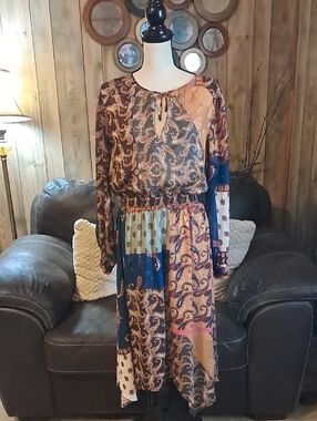Reba Paisley Handkerchief Hem Long Sleeve Dress Size Medium